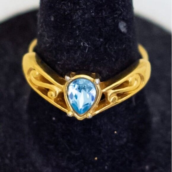 Size 7, Vintage Sapphire Blue Teardrop Gold Tone Ring by Avon - T23 - Picture 1 of 3